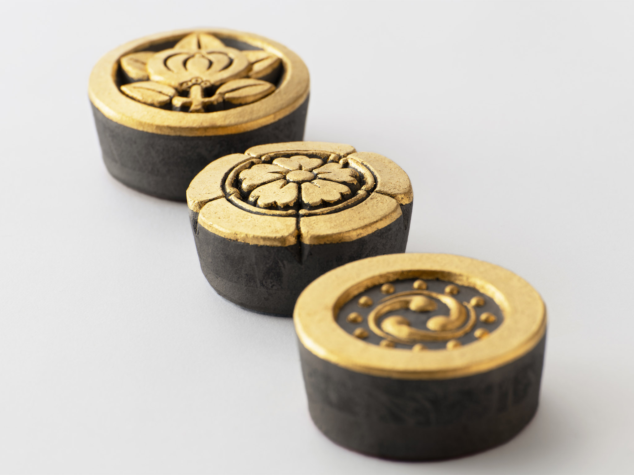 伝承彦根工芸　金箔瓦ペーパーウェイト