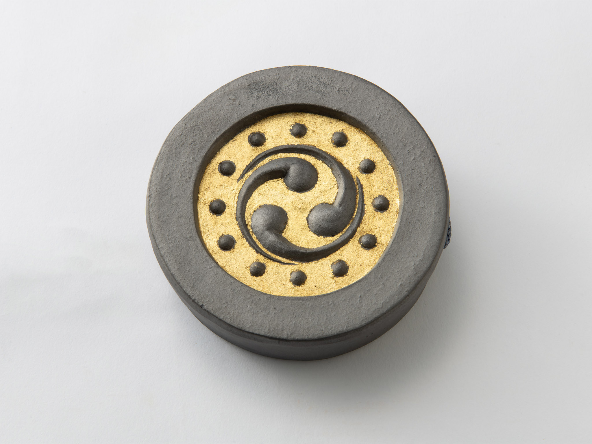 伝承彦根工芸　金箔瓦ペーパーウェイト